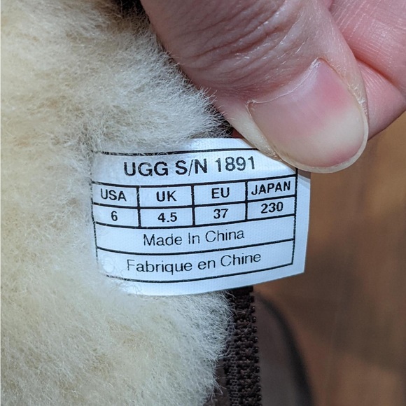 UGG Brown Boots With Zipper Brand New - Picture 10 of 10